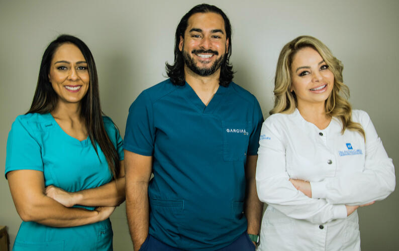 Team of Garcias Dental Travel Dentists We are a team of highly skilled professionals in reconstructive and cosmetic dentistry.